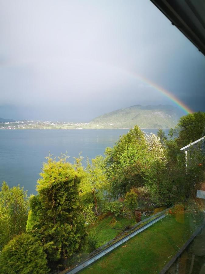 Bjornestrand Fjordside View Bergen Exterior foto